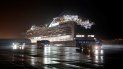 En esta imagen del 17 de febrero de 2020, autobuses con pasajeros del crucero en cuarentena Diamond Princess salen de un puerto en Yokohama, cerca de Tokio. En esta imagen del 17 de febrero de 2020, autobuses con pasajeros del crucero en cuarentena Diamond Princess salen de un puerto en Yokohama, cerca de Tokio.