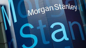 El logotipo de Morgan Stanley en su edificio en Times Square, Nueva York.  
