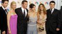 Foto tomada el 22 de Septiembre de 2002: David Schwimmer, Lisa Kudrow, Mathew Perry, Courtney Cox Arquette, Jennifer Aniston y Matt LeBlanc, en los Emmy Awards. Foto tomada el 22 de Septiembre de 2002: David Schwimmer, Lisa Kudrow, Mathew Perry, Courtney Cox Arquette, Jennifer Aniston y Matt LeBlanc, en los Emmy Awards.