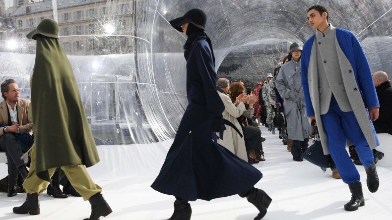 Kenzo Propone El Poststreetwear En El Estreno De Disenador Oliveira Baptista Moda