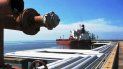Vista de un barco en las inmediaciones de la refinería de petróleo de Cienfuegos, en la zona central sur de Cuba. Vista de un barco en las inmediaciones de la refinería de petróleo de Cienfuegos, en la zona central sur de Cuba.