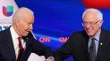 En tiempos de coronavirus, Joe BIden y Bernie Sanders se saludan con el codo. En tiempos de coronavirus, Joe BIden y Bernie Sanders se saludan con el codo.