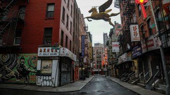 Una calle de la Chinatown de la ciudad de Nueva York, vacía por las medidas de prevención de coronavirus, el 28 de marzo del 2020. 