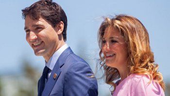 La esposa del primer ministro de Canadá Justin Trudeau, Sophie Grégoire Trudeau anunció estar restablecida de coronavirus. 