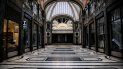 Foto de un centro comercial desolado en Turín, Italia, el 31 de marzo de 2020. Foto de un centro comercial desolado en Turín, Italia, el 31 de marzo de 2020.