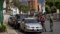 Venezuela se enfrenta a la nueva pandemia de coronavirus mientras sufre una gran escasez de gasolina y el sistema de agua del país se derrumbó, lo que ha dejó muchas casas sin agua corriente. Venezuela se enfrenta a la nueva pandemia de coronavirus mientras sufre una gran escasez de gasolina y el sistema de agua del país se derrumbó, lo que ha dejó muchas casas sin agua corriente.