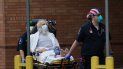 Un paciente llega al Hospital Wyckoff en la sección Bushwick de Brooklyn el 5 de abril de 2020 en Nueva York. Un paciente llega al Hospital Wyckoff en la sección Bushwick de Brooklyn el 5 de abril de 2020 en Nueva York.