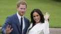 En esta foto de archivo tomada el 27 de noviembre de 2017, el Príncipe Harry de Gran Bretaña y su prometida, la actriz estadounidense Meghan Markle, posan para una fotografía en el Jardín Hundido en el Palacio de Kensington en el oeste de Londres tras el anuncio de su compromiso. En esta foto de archivo tomada el 27 de noviembre de 2017, el Príncipe Harry de Gran Bretaña y su prometida, la actriz estadounidense Meghan Markle, posan para una fotografía en el Jardín Hundido en el Palacio de Kensington en el oeste de Londres tras el anuncio de su compromiso.