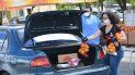La entrega de alimentos en Miami ayuda a paliar las necesidades. La entrega de alimentos en Miami ayuda a paliar las necesidades.