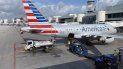 Un avión de American Airlines en el Aeropuerto Internacional de Miami. Un avión de American Airlines en el Aeropuerto Internacional de Miami.