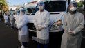 Trabajadores de la salud permanecen vestidos con ropa de protección completa durante una inspección en La Paz, Bolivia, el jueves 28 de mayo de 2020, antes de partir hacia la región amazónica de Beni en una caravana de equipos médicos para ayudar en la lucha contra la nueva pandemia de coronavirus. Trabajadores de la salud permanecen vestidos con ropa de protección completa durante una inspección en La Paz, Bolivia, el jueves 28 de mayo de 2020, antes de partir hacia la región amazónica de Beni en una caravana de equipos médicos para ayudar en la lucha contra la nueva pandemia de coronavirus.