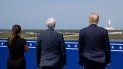 El presidente Donald Trump, el vicepresidente Mike Pence y Karen Pence observan el lanzamiento de SpaceX a la Estación Espacial Internacional en el Centro Espacial Kennedy el sábado 30 de mayo de 2020 en Cabo Cañaveral, Florida. El presidente Donald Trump, el vicepresidente Mike Pence y Karen Pence observan el lanzamiento de SpaceX a la Estación Espacial Internacional en el Centro Espacial Kennedy el sábado 30 de mayo de 2020 en Cabo Cañaveral, Florida.