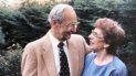 Phyllis Antonetz (der) con su marido Alexander en foto de 1984 aproximadamente. Falleció el 17 de abril del 2020 a los 103 años de edad por el coronavirus. Phyllis Antonetz (der) con su marido Alexander en foto de 1984 aproximadamente. Falleció el 17 de abril del 2020 a los 103 años de edad por el coronavirus.