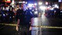 Un agente de la policía hace guardia delante de una zona acordonada en el barrio de Brooklyn tras un incidente con varios heridos, en Nueva York, el 4 de junio de 2020. Un agente de la policía hace guardia delante de una zona acordonada en el barrio de Brooklyn tras un incidente con varios heridos, en Nueva York, el 4 de junio de 2020.