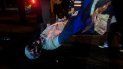 La estatua del presidente confederado Jefferson Davis es rociada con pintura luego de que fue derribada el miércoles 10 de junio de 2020, en Richmond, Virginia. La estatua del presidente confederado Jefferson Davis es rociada con pintura luego de que fue derribada el miércoles 10 de junio de 2020, en Richmond, Virginia.