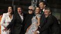 En esta fotografía de archivo del 17 de mayo de 2019 los actores Nora Navas, de izquierda a derecha, Antonio Banderas, el director Pedro Almodóvar, y los actres Penélope Cruz, Asier Etxeandia, y Leonardo Sbaraglia posan al salir del estreno de “Dolor y gloria” en la 72ª edición del Festival de Cine de Cannes en Francia. En esta fotografía de archivo del 17 de mayo de 2019 los actores Nora Navas, de izquierda a derecha, Antonio Banderas, el director Pedro Almodóvar, y los actres Penélope Cruz, Asier Etxeandia, y Leonardo Sbaraglia posan al salir del estreno de “Dolor y gloria” en la 72ª edición del Festival de Cine de Cannes en Francia.
