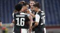 Cristiano Ronaldo (centro), de la Juventus, festeja con sus compañeros luego de anotar ante el Genoa en un duelo de la Serie A italiana, el martes 30 de junio de 2020 Cristiano Ronaldo (centro), de la Juventus, festeja con sus compañeros luego de anotar ante el Genoa en un duelo de la Serie A italiana, el martes 30 de junio de 2020