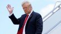 En esta imagen del jueves 25 de junio de 2020, el presidente Donald Trump a su llegada en el avión presidencial al Aeropuerto Internacional Austin Straubel en Green Bay, Wisconsin. En esta imagen del jueves 25 de junio de 2020, el presidente Donald Trump a su llegada en el avión presidencial al Aeropuerto Internacional Austin Straubel en Green Bay, Wisconsin.