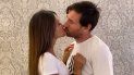 Al delantero del Barcelona FC se le puede observar al minuto dos del videoclip, que en YouTube está disponible desde este jueves 14 de mayo y que suma casi tres millones de reproducciones en menos de 24 horas, en un beso apasionado con su esposa Antonella Roccuzzo. Al delantero del Barcelona FC se le puede observar al minuto dos del videoclip, que en YouTube está disponible desde este jueves 14 de mayo y que suma casi tres millones de reproducciones en menos de 24 horas, en un beso apasionado con su esposa Antonella Roccuzzo.