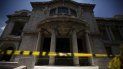 Cintas de precaución bloquean el acceso al Palacio de Bellas Artes a pesar de la flexibilización de medidas de restricción por el COVID-19 en Ciudad de México. Cintas de precaución bloquean el acceso al Palacio de Bellas Artes a pesar de la flexibilización de medidas de restricción por el COVID-19 en Ciudad de México.