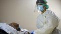 Un paciente es atendido por coronavirus en un hospital. Un paciente es atendido por coronavirus en un hospital.