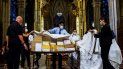 Las cajas con los restos cremados de mexicanos que murieron por COVID-19 son cubiertas antes de un servicio en la Catedral de San Patricio, el sábado 11 de julio de 2020, en Nueva York. Las cenizas fueron bendecidas antes de ser repatriadas a México. Las cajas con los restos cremados de mexicanos que murieron por COVID-19 son cubiertas antes de un servicio en la Catedral de San Patricio, el sábado 11 de julio de 2020, en Nueva York. Las cenizas fueron bendecidas antes de ser repatriadas a México.