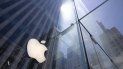 En esta imagen del 16 de junio de 2020, el sol reflejado en la tienda de Apple en la Quinta Avenida de Nueva York. En esta imagen del 16 de junio de 2020, el sol reflejado en la tienda de Apple en la Quinta Avenida de Nueva York.