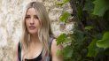 En esta fotografía del seis de julio de 2020 la cantante británica Ellie Goulding posa para retratos en Oxfordshire para promover su nuevo álbum Brightest Blue que será lanzado el 17 de julio y que cuenta con canciones épicas. En esta fotografía del seis de julio de 2020 la cantante británica Ellie Goulding posa para retratos en Oxfordshire para promover su nuevo álbum Brightest Blue que será lanzado el 17 de julio y que cuenta con canciones épicas.