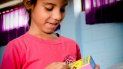 Una niña venezolana recibe ayuda de Aid for Life. Una niña venezolana recibe ayuda de Aid for Life.