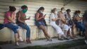 Mujeres en cola para comprar productos con dólares estadounidenses en una tienda en La Habana el 20 de julio de 2020. Mujeres en cola para comprar productos con dólares estadounidenses en una tienda en La Habana el 20 de julio de 2020.
