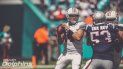 El veterano quarterback Ryan Fitzpatrick (14) se dispone a pasar el ovoide sobre Kyle van Noy (53), entonces de los Patriots, y hoy con los Dolphins. El veterano quarterback Ryan Fitzpatrick (14) se dispone a pasar el ovoide sobre Kyle van Noy (53), entonces de los Patriots, y hoy con los Dolphins.