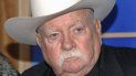 En esta foto de archivo del lunes 14 de diciembre de 2009, el actor Wilford Brimley asiste al estreno de Did You Hear About The Morgans en el Teatro Ziegfeld de Nueva York. En esta foto de archivo del lunes 14 de diciembre de 2009, el actor Wilford Brimley asiste al estreno de Did You Hear About The Morgans en el Teatro Ziegfeld de Nueva York.