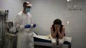 Emma Gaya no puede contener las lágrimas después de someterse a un examen para ver si tiene el coronavirus en una clínica de Sant Sadurní dAnoia, en Cataluña, el 31 de julio del 2020. La región del noreste de España sufre un rebrote del virus. Emma Gaya no puede contener las lágrimas después de someterse a un examen para ver si tiene el coronavirus en una clínica de Sant Sadurní dAnoia, en Cataluña, el 31 de julio del 2020. La región del noreste de España sufre un rebrote del virus.