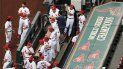 En esta foto del 24 de julio de 2020, los jugadores de los Cardenales de San Luis antes de ser presentados previo al juego contra los Piratas de Pittsburgh en San Luis. En esta foto del 24 de julio de 2020, los jugadores de los Cardenales de San Luis antes de ser presentados previo al juego contra los Piratas de Pittsburgh en San Luis.