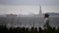 Se esperan condiciones de tormenta tropical en el este de Nueva York, Long Island y el sur de Nueva Inglaterra, con posibles ráfagas de viento con fuerza de huracán que podrían causar daños significativos y cortes de energía. Se esperan condiciones de tormenta tropical en el este de Nueva York, Long Island y el sur de Nueva Inglaterra, con posibles ráfagas de viento con fuerza de huracán que podrían causar daños significativos y cortes de energía.