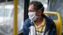 Un hombre usa una máscara facial mientras viaja en un autobús del sistema de tránsito rápido en la ciudad de Guatemala el 31 de julio de 2020, en medio de la nueva pandemia de coronavirus. El transporte público de la ciudad de Guatemala comenzó a operar a baja capacidad y con protocolos de higiene siguiendo la orden del presidente de Guatemala, Alejandro Giammattei, de comenzar la reactivación de las actividades económicas. Un hombre usa una máscara facial mientras viaja en un autobús del sistema de tránsito rápido en la ciudad de Guatemala el 31 de julio de 2020, en medio de la nueva pandemia de coronavirus. El transporte público de la ciudad de Guatemala comenzó a operar a baja capacidad y con protocolos de higiene siguiendo la orden del presidente de Guatemala, Alejandro Giammattei, de comenzar la reactivación de las actividades económicas.