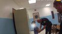 Esta secuencia del vídeo policial recoge el momento del arresto del menor, en una escuela de Cayo Hueso. Esta secuencia del vídeo policial recoge el momento del arresto del menor, en una escuela de Cayo Hueso.