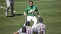 Ramón Laureano de los Atléticos de Oakland Ramón pelea con jugadores de los Astros de Houston luego de ser golpeado por un lanzamiento de Humberto Castellanos en la séptima entrada del juego del domingo 9 de agosto de2020, en Oakland, California. Ramón Laureano de los Atléticos de Oakland Ramón pelea con jugadores de los Astros de Houston luego de ser golpeado por un lanzamiento de Humberto Castellanos en la séptima entrada del juego del domingo 9 de agosto de2020, en Oakland, California.