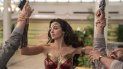 Una imagen proporcionada por Warner Bros. Pictures en la que Gal Gadot, en el papel de Wonder Woman, aparece en una escena de Wonder Woman 1984. Warner Bros. aplazó su próximo gran estreno. Una imagen proporcionada por Warner Bros. Pictures en la que Gal Gadot, en el papel de Wonder Woman, aparece en una escena de Wonder Woman 1984. Warner Bros. aplazó su próximo gran estreno.