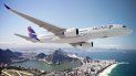 Un avión de la compañía Latam segundos después del despegue. Un avión de la compañía Latam segundos después del despegue.