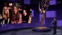 En esta imagen de video del domingo 20 de septiembre del 2020, Jimmy Kimmel conversa con las actrices Lisa Kudrow, Jennifer Aniston y Courteney Cox durante transmisión de la 72da edición de los premios Emmy, que registraron su peor índice de audiencia. En esta imagen de video del domingo 20 de septiembre del 2020, Jimmy Kimmel conversa con las actrices Lisa Kudrow, Jennifer Aniston y Courteney Cox durante transmisión de la 72da edición de los premios Emmy, que registraron su peor índice de audiencia.