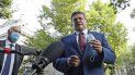 Fotografía de archivo del 10 de septiembre de 2020, del vicepresidente de la Comisión Europea, Maros Sefcovic, mientras habla con los medios de comunicación en Londres. Fotografía de archivo del 10 de septiembre de 2020, del vicepresidente de la Comisión Europea, Maros Sefcovic, mientras habla con los medios de comunicación en Londres.