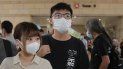 Varios activistas de grupos prodemocracia, incluido Joshua Wong, en el centro, llegan a una corte en Hong Kong, el martes 15 de septiembre de 2020. Varios activistas de grupos prodemocracia, incluido Joshua Wong, en el centro, llegan a una corte en Hong Kong, el martes 15 de septiembre de 2020.