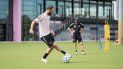 Gonzalo Higuaín domina el balón en su primera práctica con el Inter Miami. Gonzalo Higuaín domina el balón en su primera práctica con el Inter Miami.