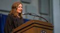 La jueza federal Amy Coney Barrett habla en la ceremonia de graduación en la escuela de derecho de la Universidad de Notre Dame en South Bend, Indiana. Foto del 9 de mayo del 2018, La jueza federal Amy Coney Barrett habla en la ceremonia de graduación en la escuela de derecho de la Universidad de Notre Dame en South Bend, Indiana. Foto del 9 de mayo del 2018,