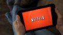 En esta fotografía de archivo del viernes 17 de enero de 2014, una persona muestra Netflix en una tableta en North Andover, Massachusetts. En esta fotografía de archivo del viernes 17 de enero de 2014, una persona muestra Netflix en una tableta en North Andover, Massachusetts.