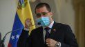 El canciller del régiimen venezolano, Jorge Arreaza, se quita la mascarilla para dirigirse a la prensa luego de una reunión con el Coordinador Residente de la ONU Peter Grohmann en la Cancillería en Caracas el 28 y 20 de septiembre. El canciller del régiimen venezolano, Jorge Arreaza, se quita la mascarilla para dirigirse a la prensa luego de una reunión con el Coordinador Residente de la ONU Peter Grohmann en la Cancillería en Caracas el 28 y 20 de septiembre.