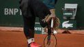 La tenista estadounidense Serena Williams reacciona tras perder un punto contra su compatriota Kristie Ahn en la primera ronda de Roland Garros, en París, el 28 de septiembre de 2020. La tenista estadounidense Serena Williams reacciona tras perder un punto contra su compatriota Kristie Ahn en la primera ronda de Roland Garros, en París, el 28 de septiembre de 2020.