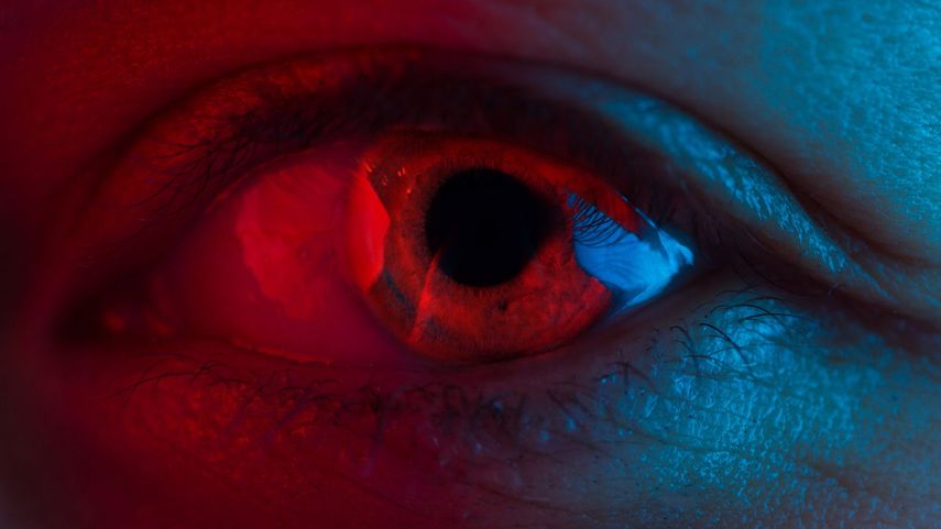 Condenan a tres personas a perder un ojo un Irán