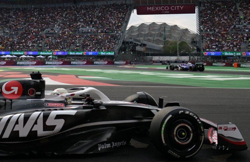 El piloto danés Kevin Magnussen, del equipo Haas F1, compite durante el Gran Premio de la Ciudad de México en el autódromo Hermanos Rodríguez, en la Ciudad de México, el 27 de octubre de 2024.&nbsp;